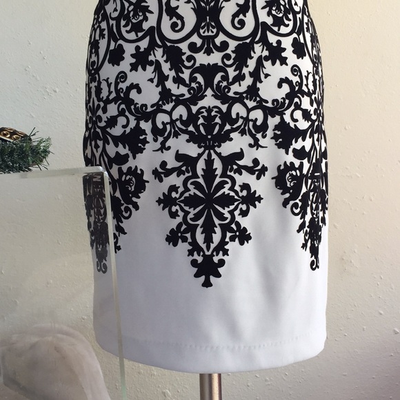 Black and Off White Shift Dress 💜 - Picture 3 of 9